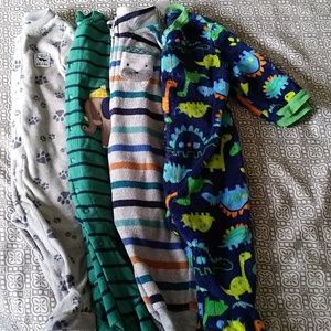 Bundle of Carter's Baby Boys pajamas size 6M